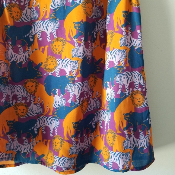 Modcloth Lions Tigers Bears Blouse Small - Picture 7 of 9